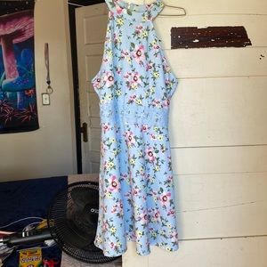 For teenagers it’s a nice dress size 11-13